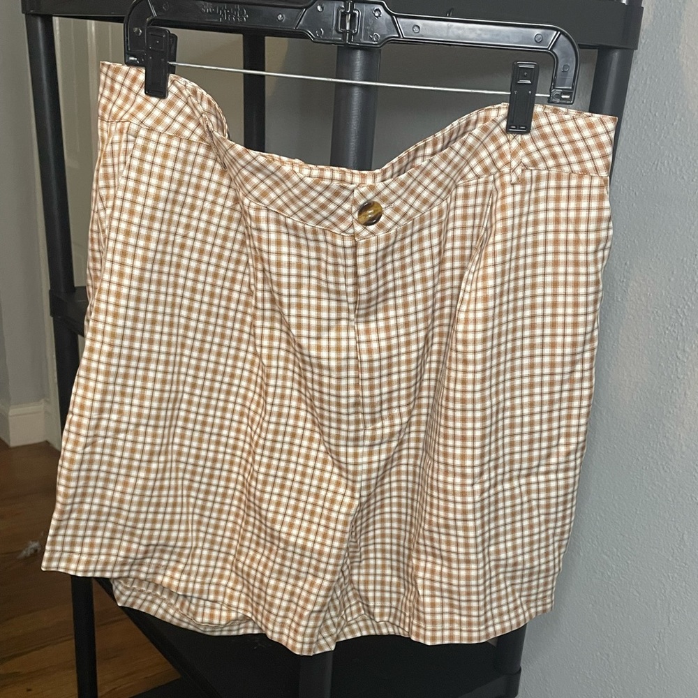Brown and White Plaited Shorts 3XL